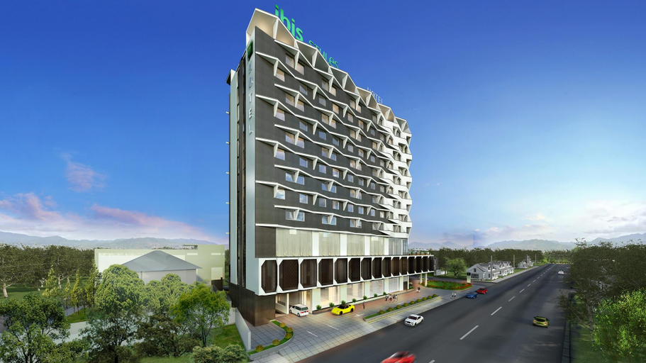 Exterior & Views