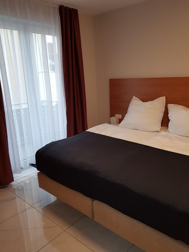 Bedroom 4, Hotel Emiliana am Bahnhof, Frankfurt am Main
