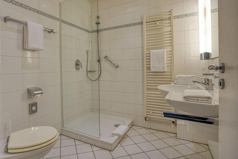 Bathroom 5, Hotel Kischers Landhaus, Region Hannover