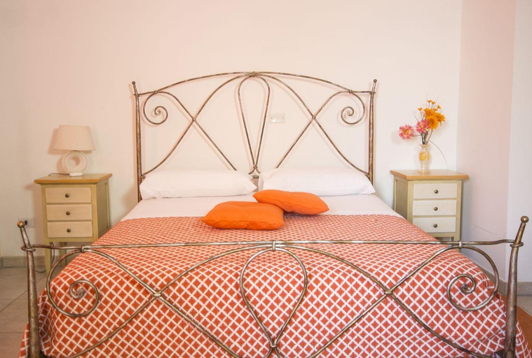 Bedroom 2, B&B Salentomigliore, Brindisi