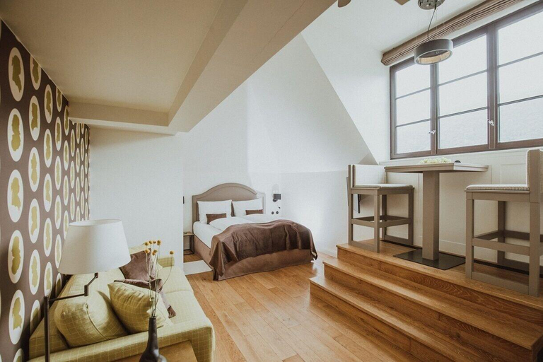 Bedroom 4, Hotel Burg Reichenstein, Mainz-Bingen