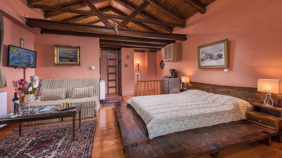 Bedroom 3, VIP Suite 4 Seasons, Central Greece
