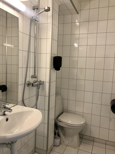 Bathroom 4, Marina Hotel Lofoten, Vågan