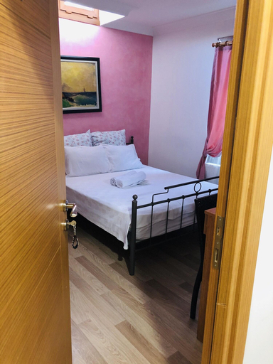 Bedroom 4, By Sukru Hotel, Adalar