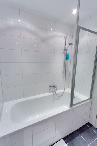 Bathroom 4, BIENDO Hotel Chemnitz, Chemnitz