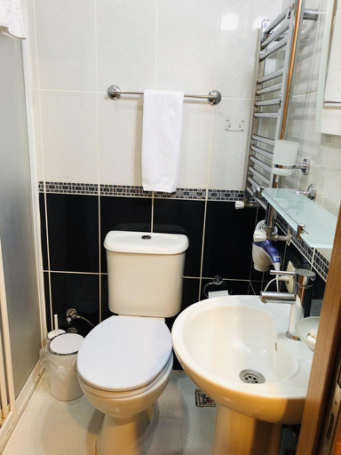 Bathroom 5, By Sukru Hotel, Adalar