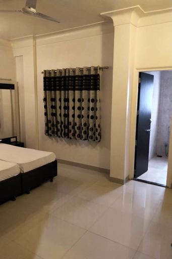 Public Area 2, Hotel Rose Lodge, Pune