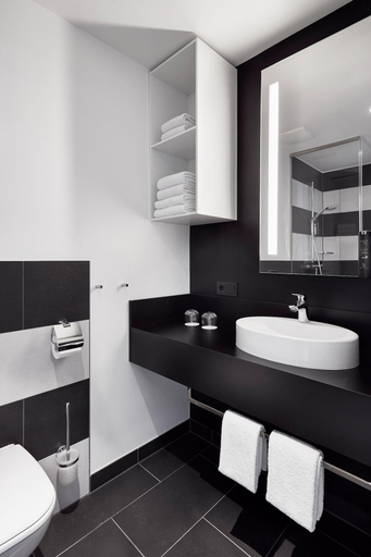 Bathroom 4, LÉGÈRE EXPRESS Bielefeld, Bielefeld