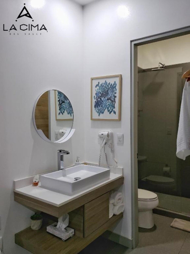 Bathroom 5, La Cima del Valle Hotel, Ensenada