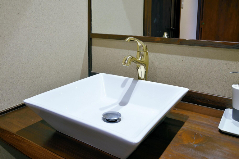 Bathroom 4, Ryokan Okayama, Myōkō