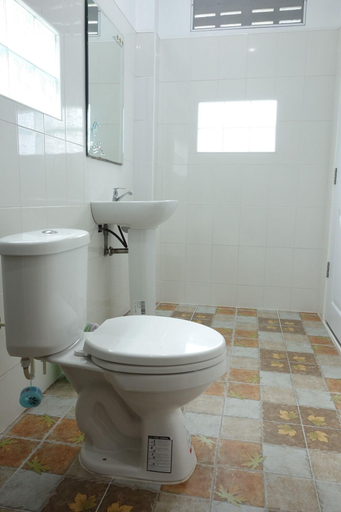 Bathroom 5, Mook Ing Lay, Kantrang