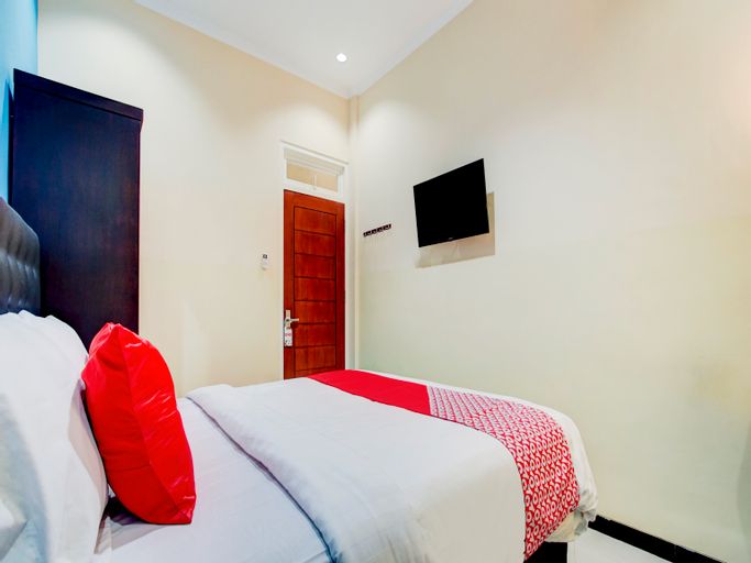 OYO 90217 Cmb 37 Guest House, Malang