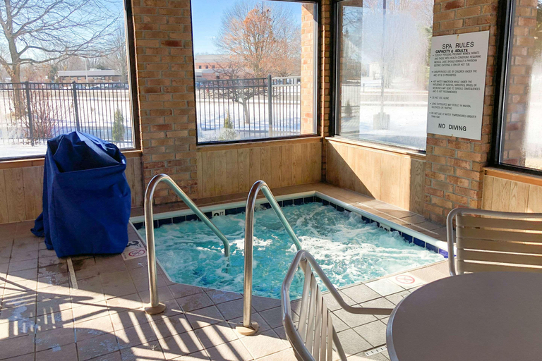 Sport & Beauty 2, Quality Inn & Suites  Sun Prairie Madison East, Dane