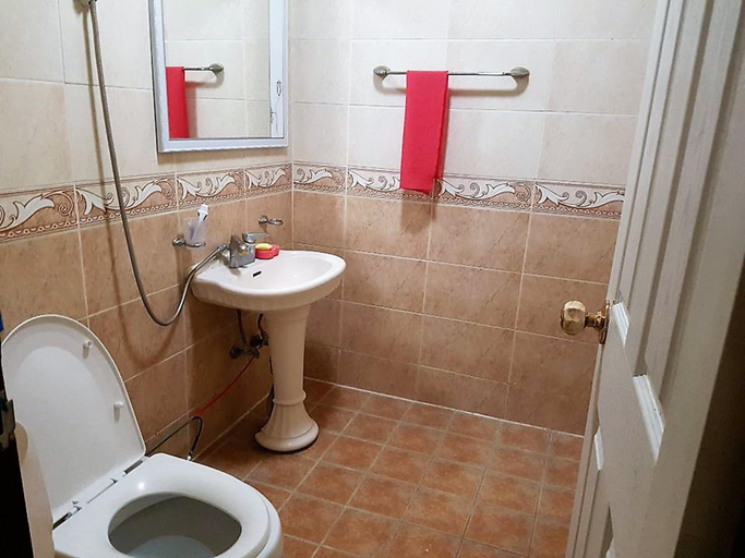 Bathroom 5, Myeongdong Motel, Geoje