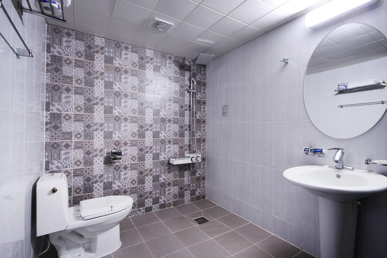 Bathroom 4, Ehotel Gumi, Gumi