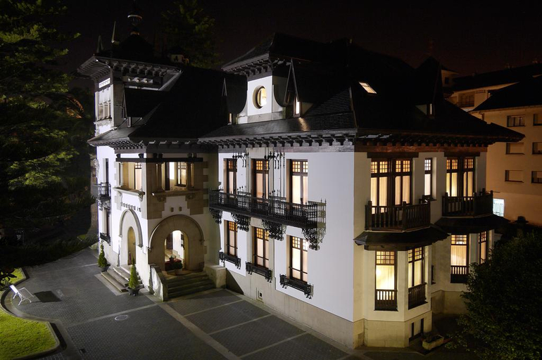 Exterior & Views 3, Palacio Arias & Hotel y Apartamentos Arias, Asturias