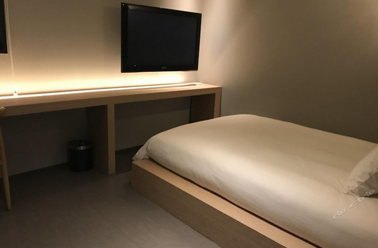 Bedroom 4, Happy Day Hotel, Jeju