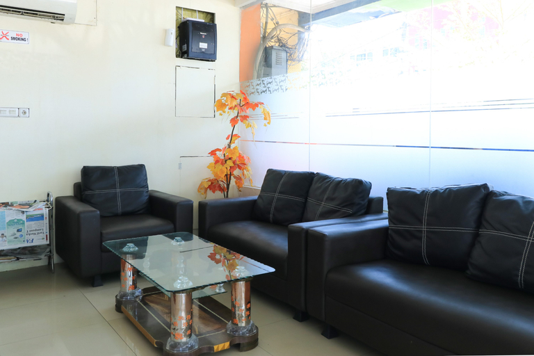 Public Area 5, Al-Badar Hotel Syariah Makassar by ZUZU, Makassar