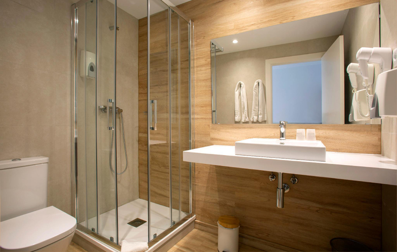 Bathroom 4, Hostal Sans, Barcelona