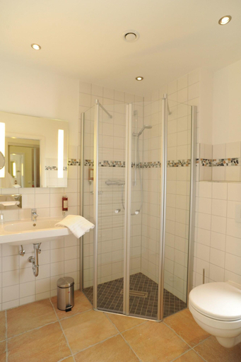 Bathroom 4, Strandhaus am Inselsee, Rostock