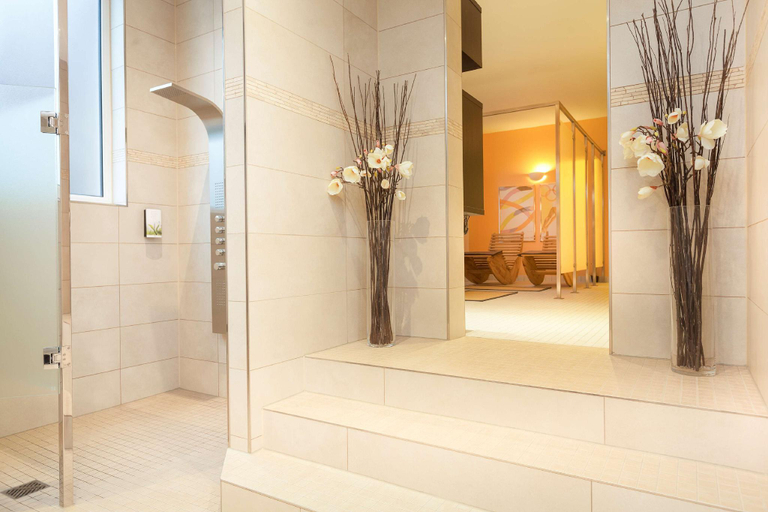 Bathroom, Derag Livinghotel Koenigin Luise, Berlin