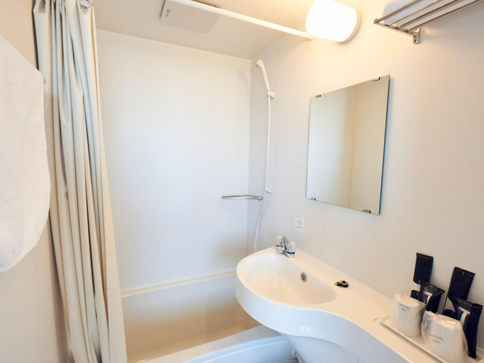 Bathroom 4, The Port MARINE Kagoshima Tenmonkan, Kagoshima