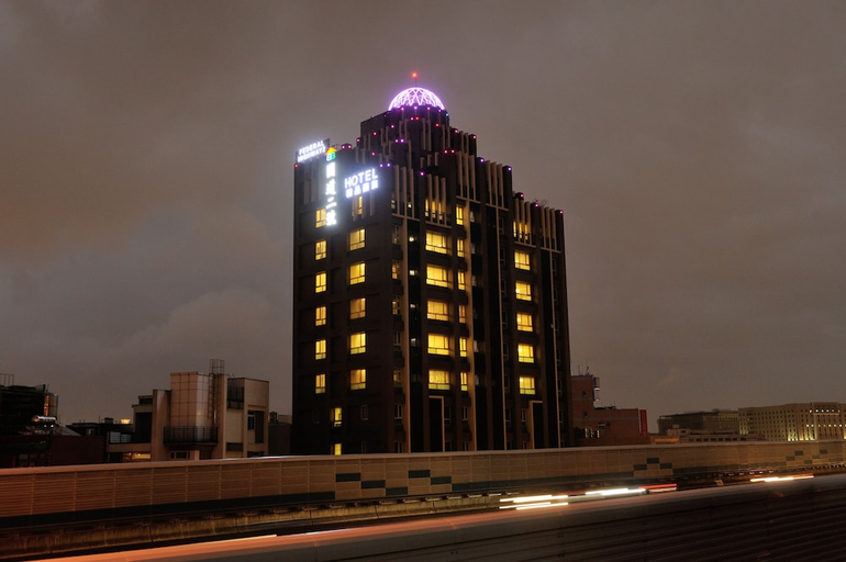 Federal Highway 2 Hotel, Taoyuan