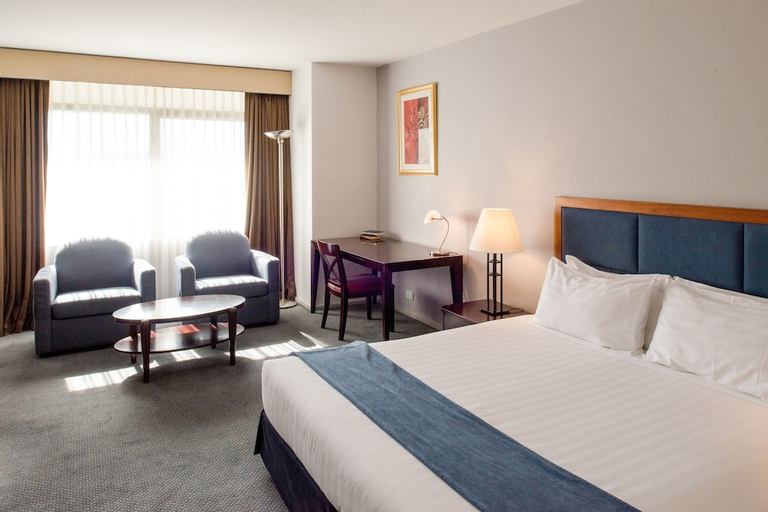 Bedroom 3, Seasons Of Perth, Perth