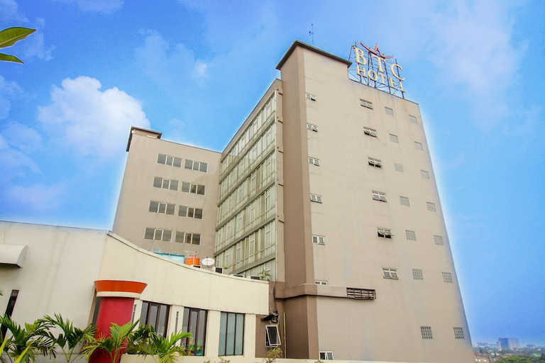 Exterior & Views, Collection O 17 Hotel BTC Bandung, Bandung