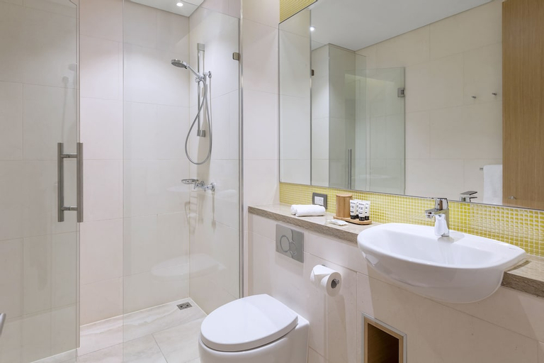 Bedroom 5, Rydges Australia Square, Formerly Tank Stream Hotel, Sydney