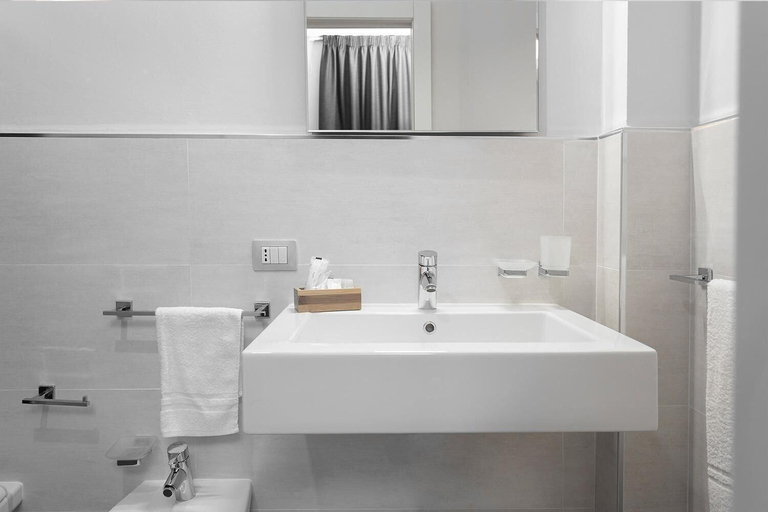 Bathroom 4, Minimal Rooms, Lecce