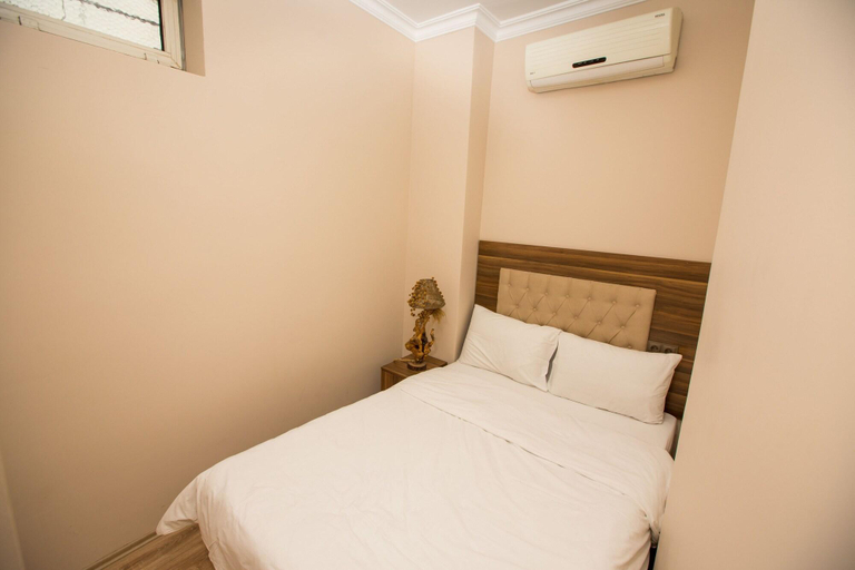 Bedroom 5, Corner Garden Hotel, Beyoğlu