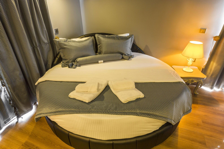 Bedroom 4, Real King Suite Hotel, Yomra