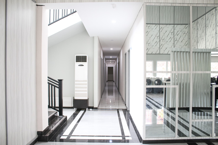 Others 4, Hotel Helsinki Palu, Palu