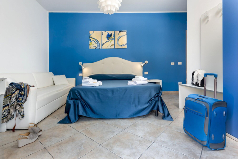 Others 5, B&B Armonie, Trapani