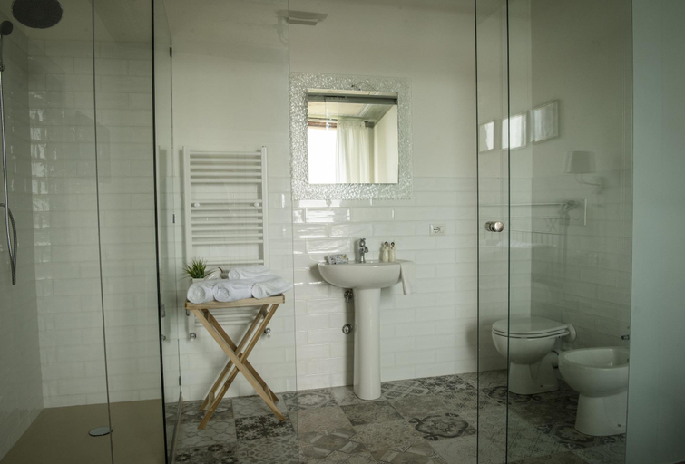 Bathroom 5, B&B Paolina, Siena