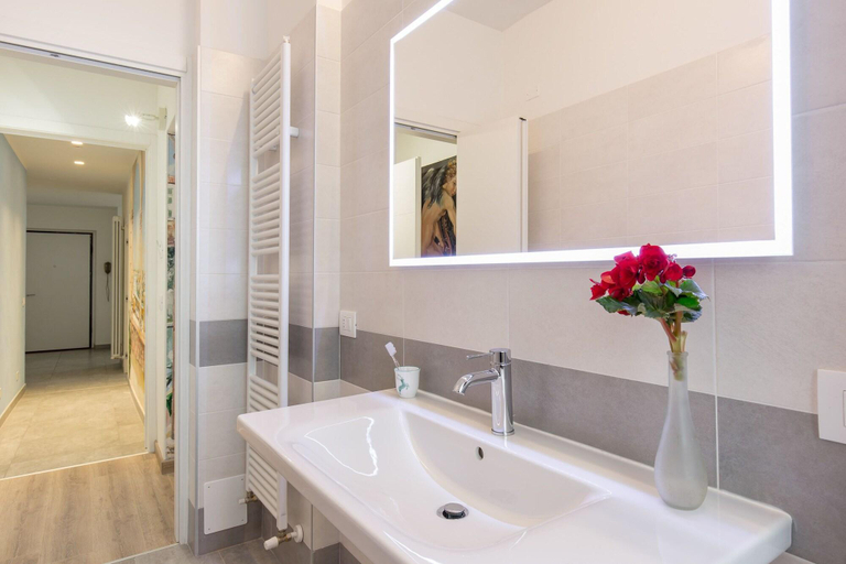 Bathroom 5, B&B Domus Fluminis, Verona