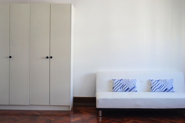 Bathroom 3, Feeling Eduardo VII, Lisbon