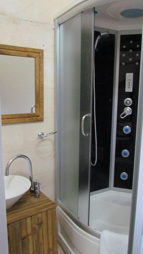 Bathroom 4, Dara Konağı, Kızıltepe