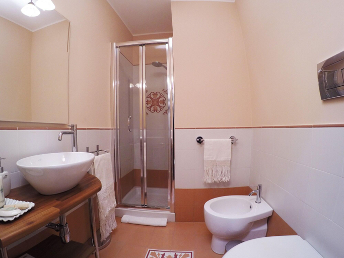 Bathroom 4, Art Fashion House Luxury Rooms, Catania