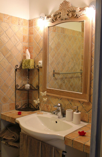 Bathroom 5, A l'Orée du Pin Chambres d'Hôtes, Bouches-du-Rhône