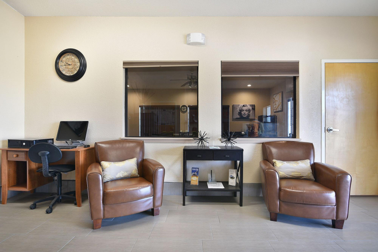 Public Area 3, OYO Hotel Yoakum West, Lavaca