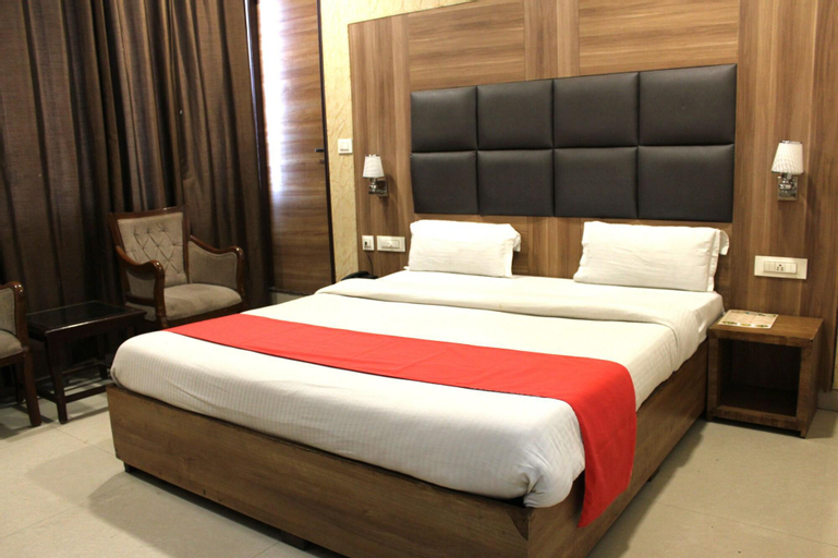 Hotel Waves, Sahibzada Ajit Singh Nagar