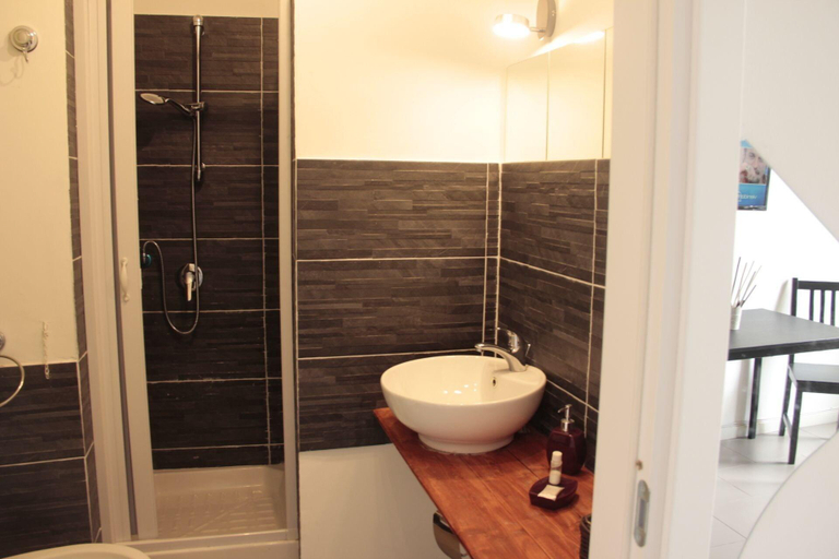 Bathroom 5, New Rubik's Castle, Catania