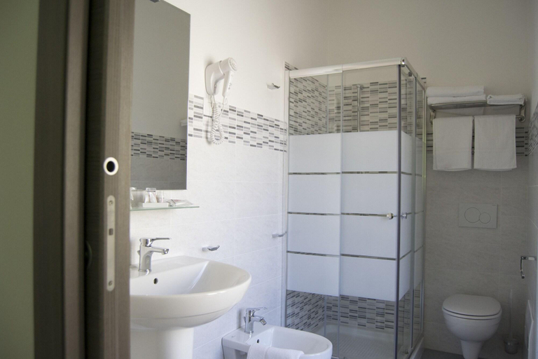 Bathroom 4, Estay - Summertime Guesthouse, Sassari