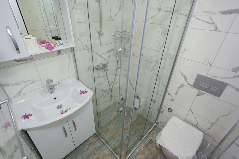 Bathroom 5, London Hotel, Fethiye