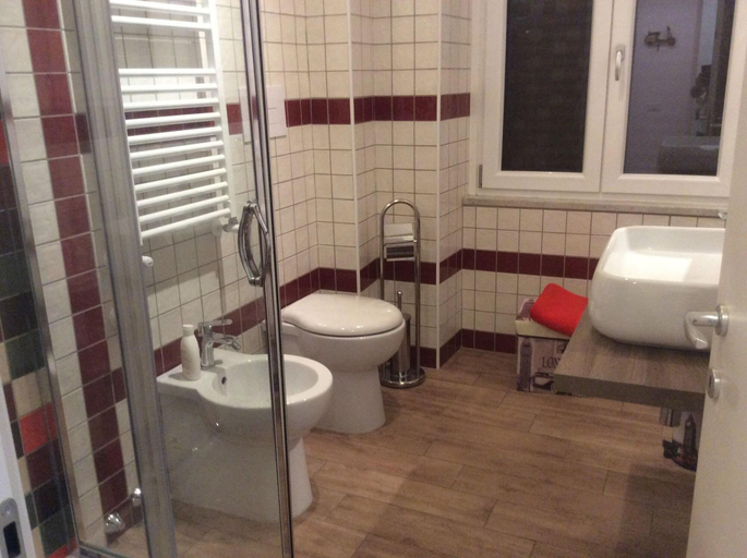 Bathroom 5, B&B Cuore di Salerno, Salerno