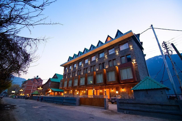 Coral Resort and Spa Centrally Heated Mountain Side Resort Manali, Kullu
