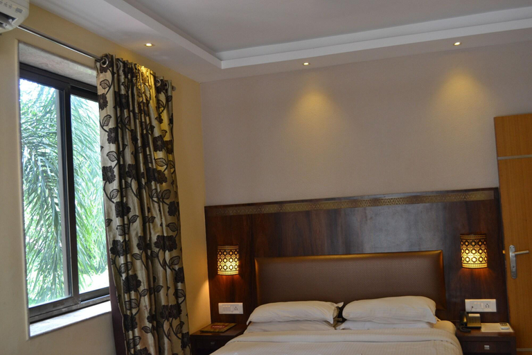 Bedroom 3, Stay Simple Sunkissed Plaza Resort, North Goa