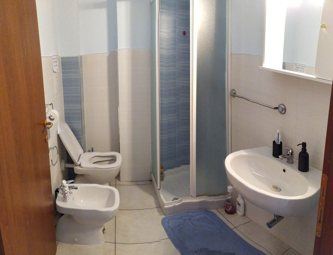 Bathroom 5, Ogliastra Bed&breakfast, Cagliari